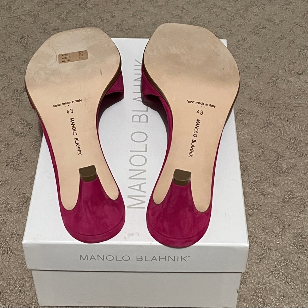 NIB Manolo Blahnik Araspemu Pink Suede Mules - Picture 6 of 6